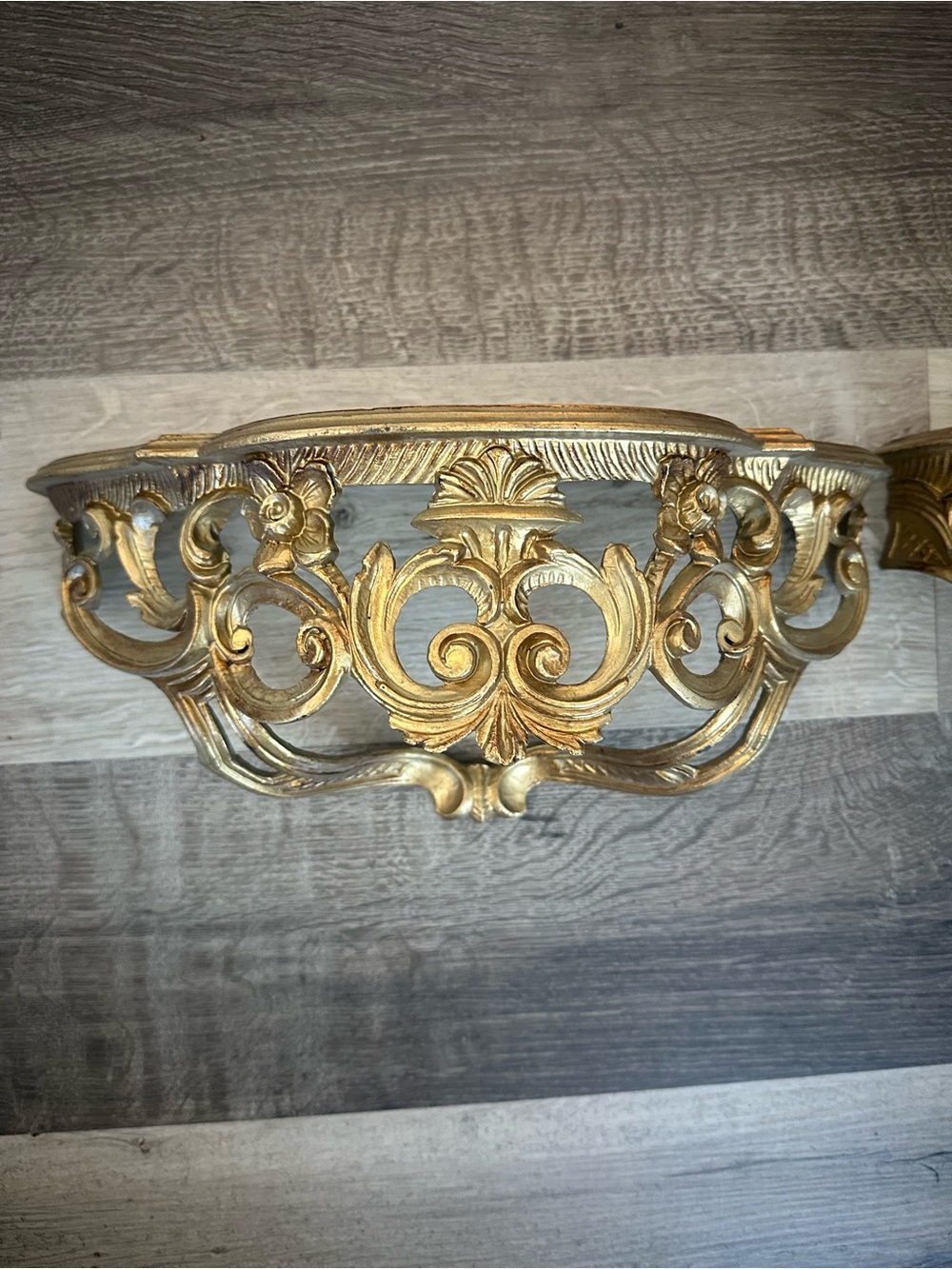 Italian Vintage Pair Ornate Carved Wall Shelves in Gold Gilt
